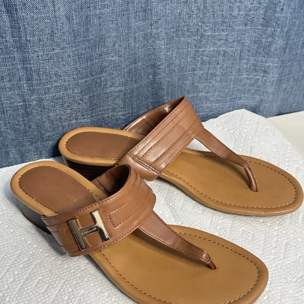 Brown and Gold Tommy Hilfiger Sandles with Low Heels Size 9.5M